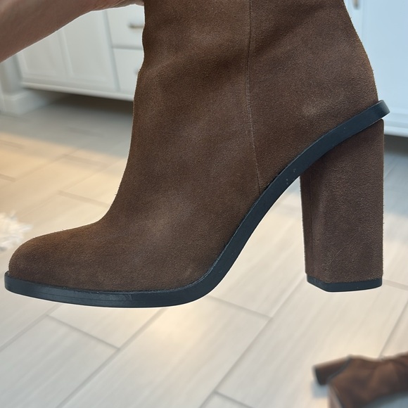 Gianni Bini Suede Brown knee high boots. Size 7. 4 inch heel. Gently used. - Picture 14 of 16